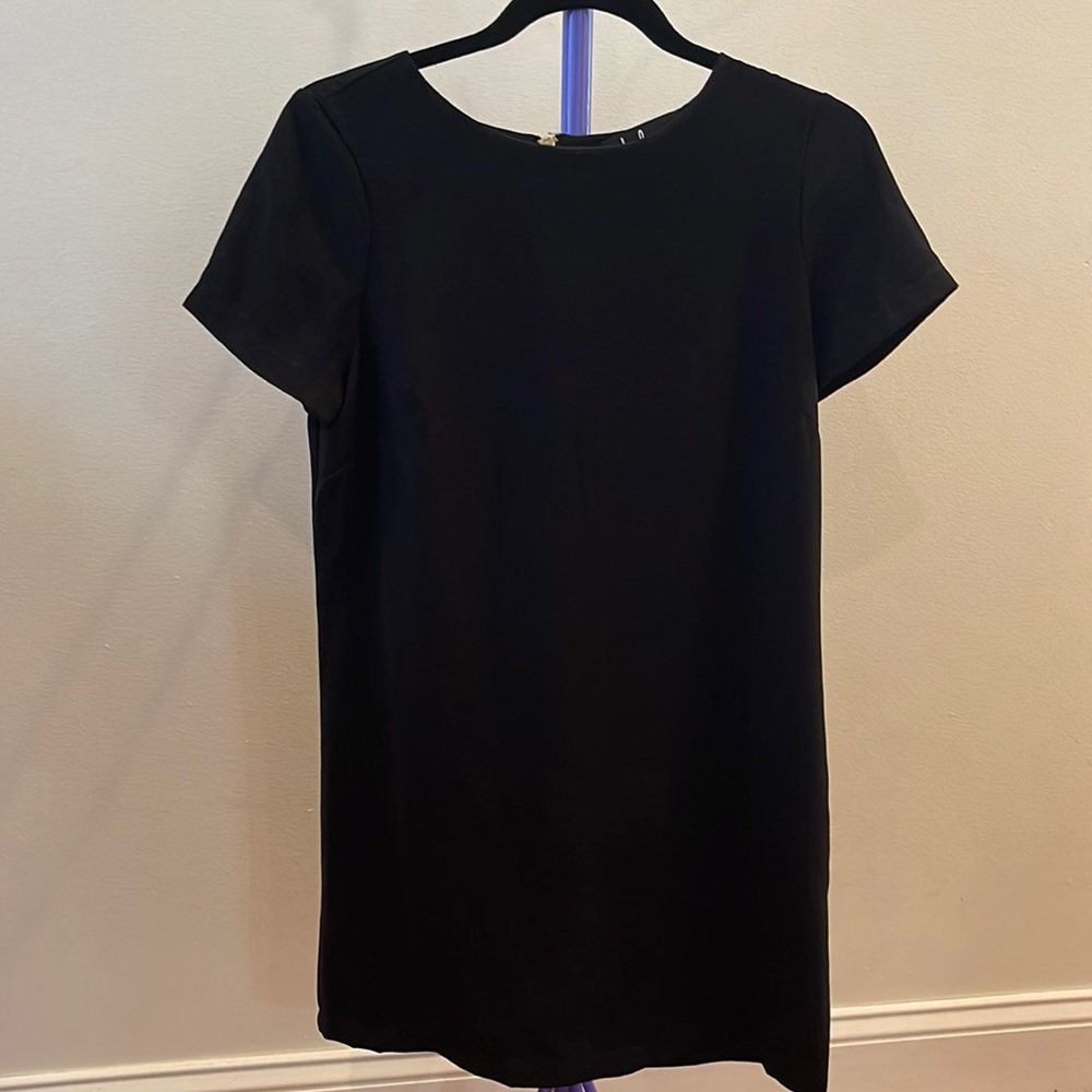 Lulu’s black dress